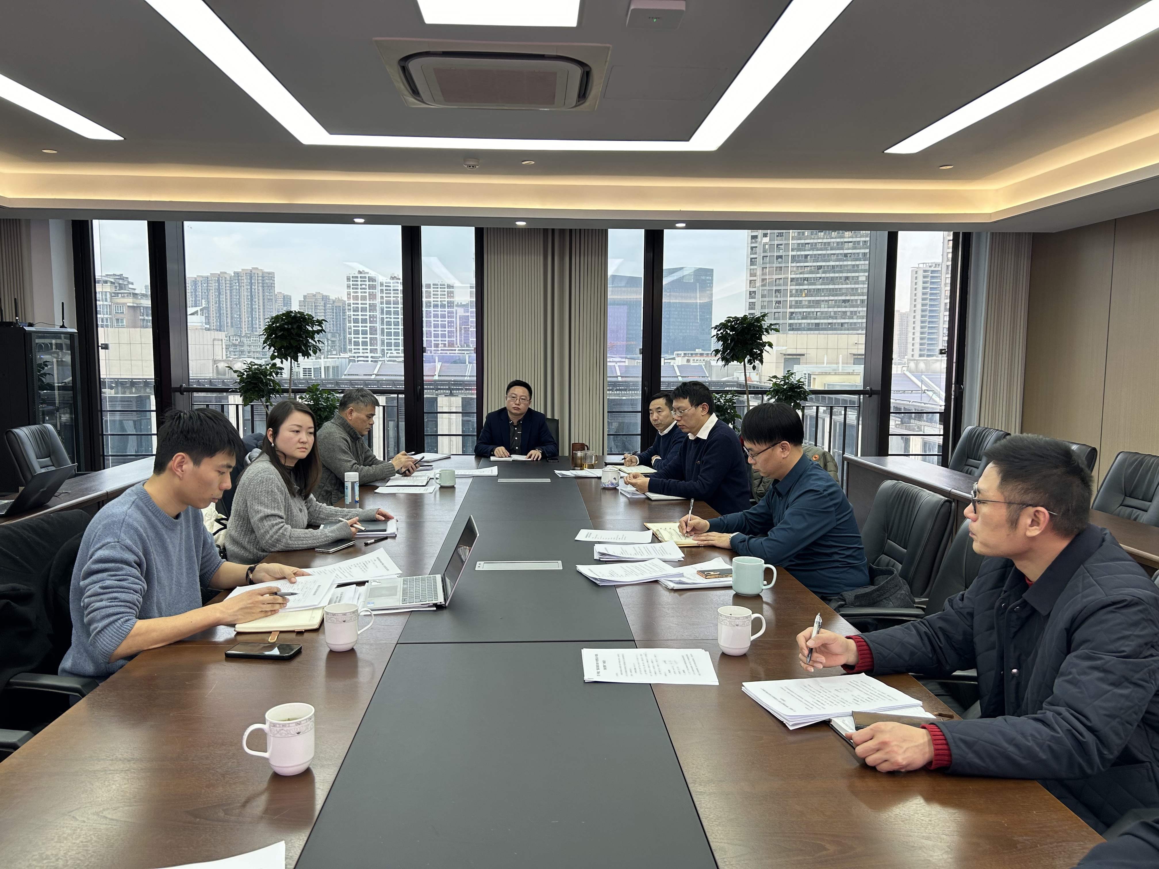 浙茶集團黨委理論學(xué)習中心組專(zhuān)題學(xué)習興合集團第二次黨代會(huì )精神